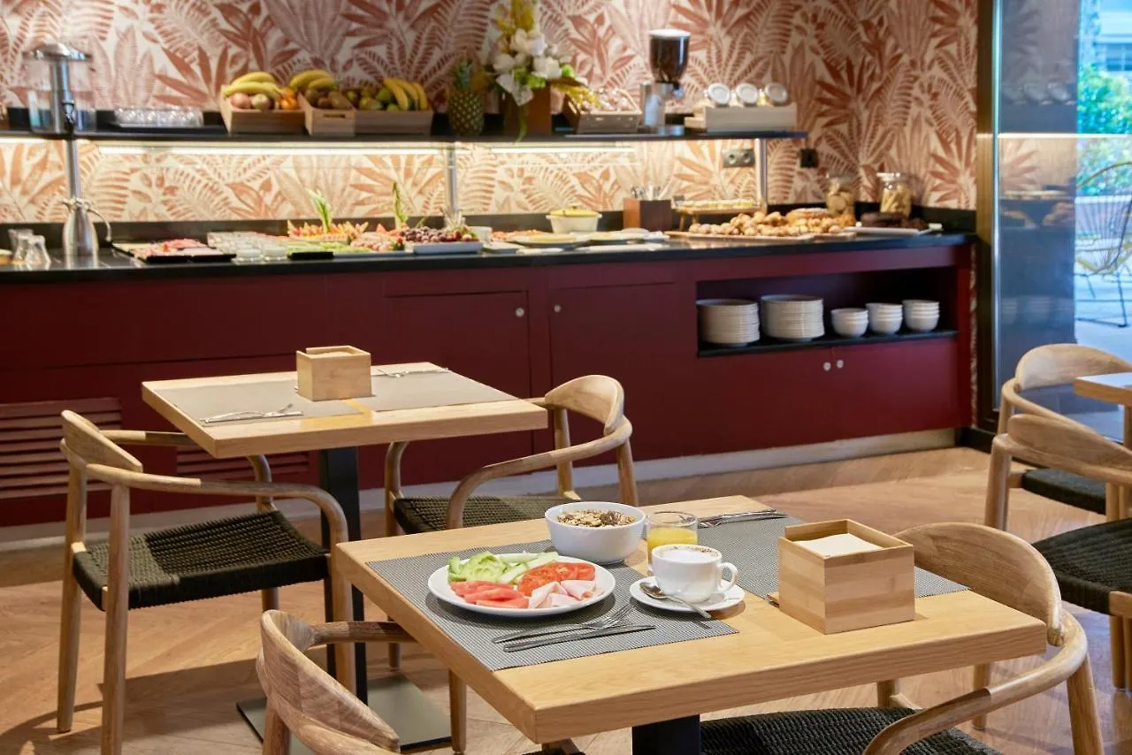 ***  The Moods Oasis Hotel Barcelona Spain