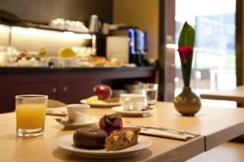 ***  The Moods Oasis Hotel Barcelona Spain